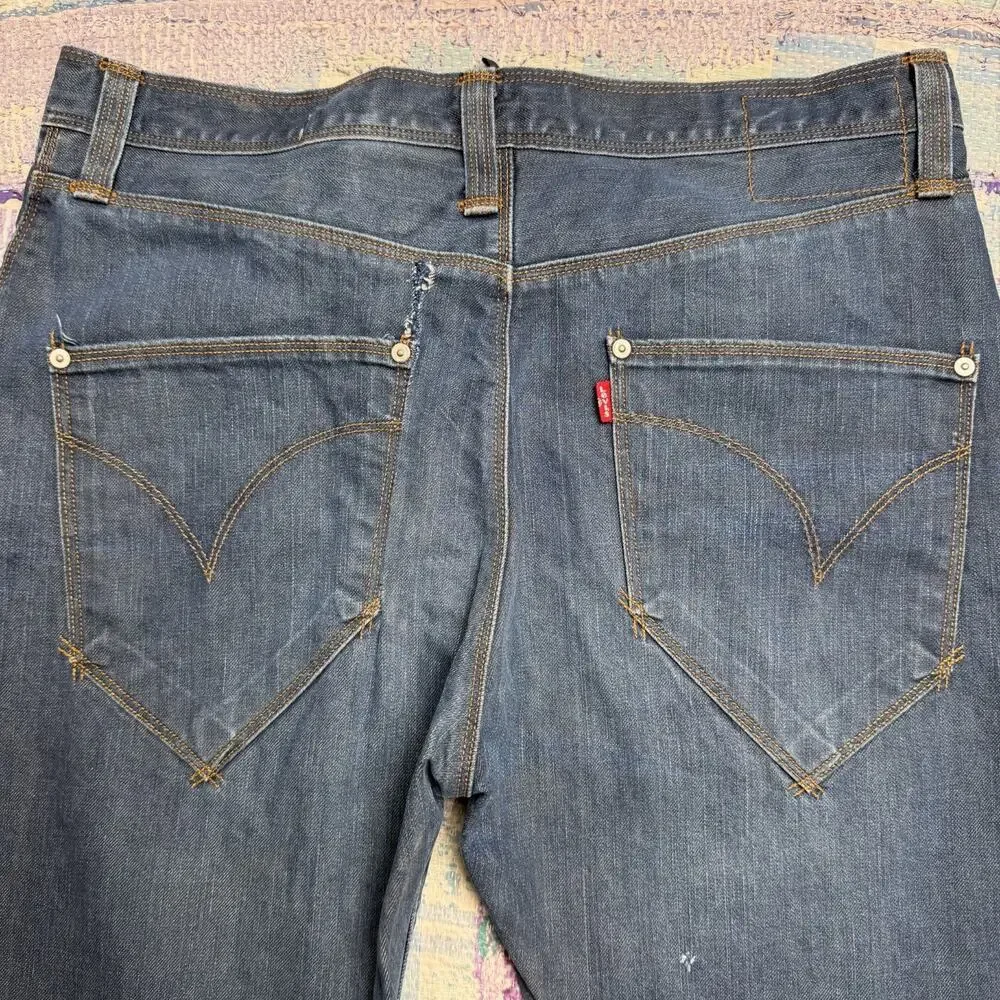 Vintage Levis Engineered Jeans Mens Blue Dark Wash Twisted Hemmed Fits 35x28